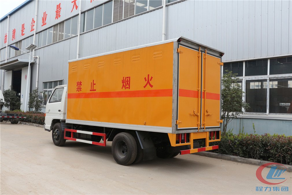 凯时优质运营商集团江铃JMC爆破器材运输车侧面图