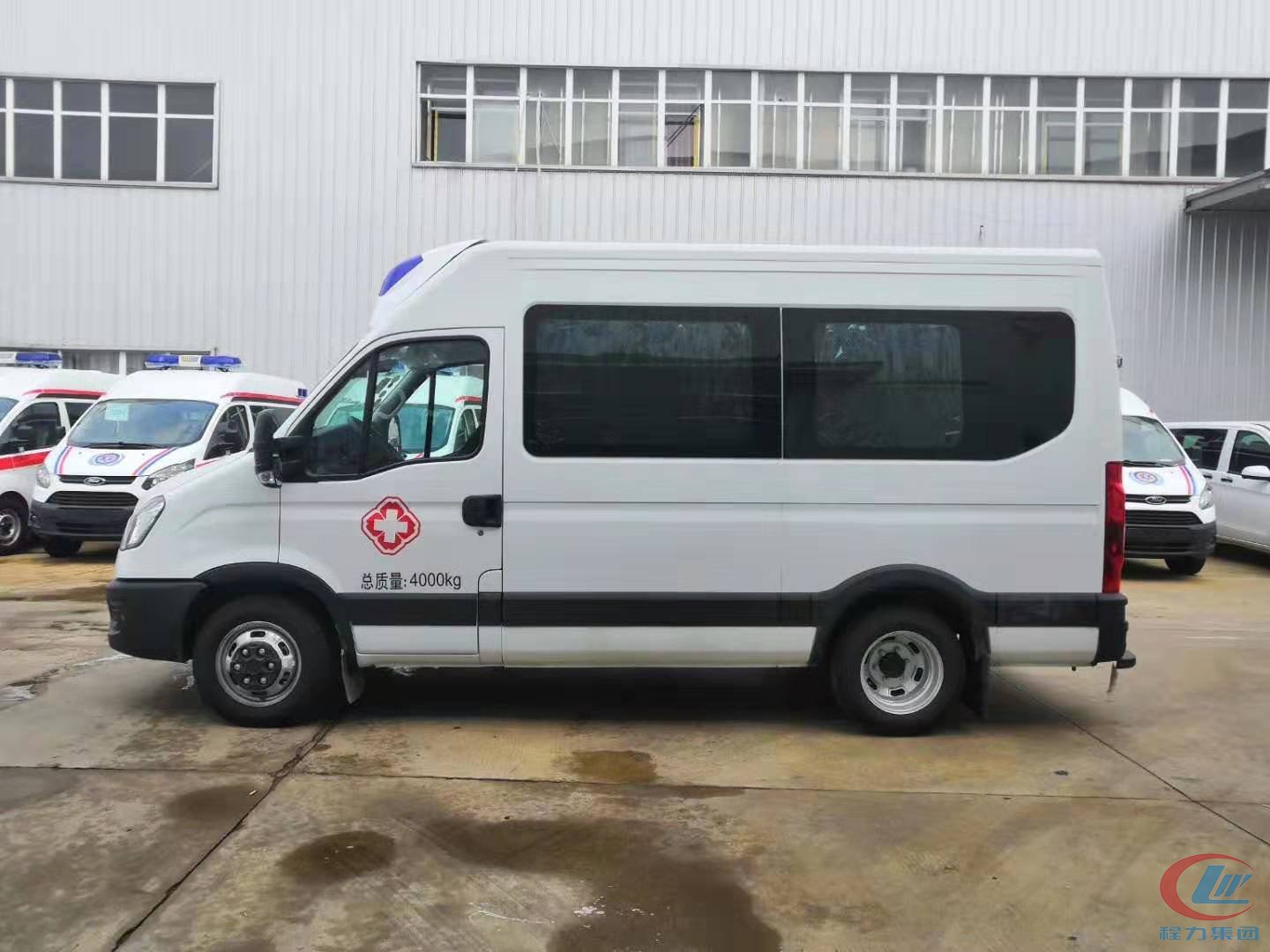 凯时优质运营商依维柯救护车宝迪A32救护车背面图